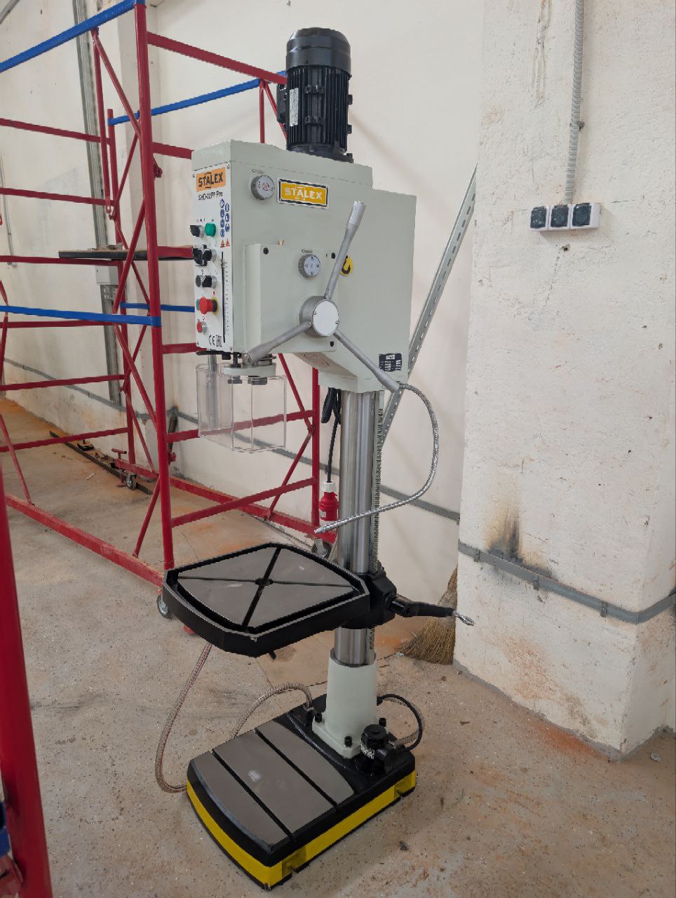 Фото завода